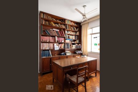 Apartamento à venda com 250m², 3 quartos e 5 vagas Apartamento à venda com 250m², 3 quartos e 5 vagasQuarto Revertido