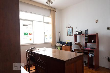 Apartamento à venda com 250m², 3 quartos e 5 vagas Apartamento à venda com 250m², 3 quartos e 5 vagasQuarto Revertido