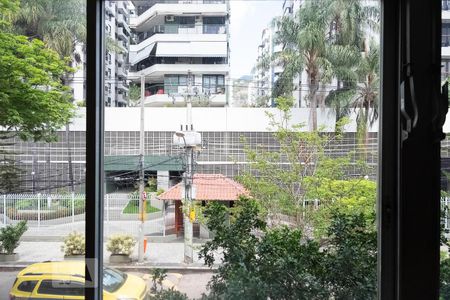 Apartamento à venda com 250m², 3 quartos e 5 vagas Apartamento à venda com 250m², 3 quartos e 5 vagasVista