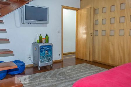 Casa de condomínio à venda com 444m², 4 quartos e 6 vagasQuarto 4 - Suíte