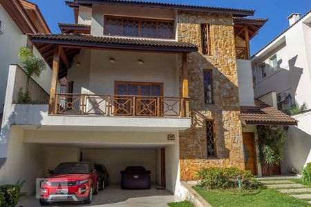 Casa de condomínio à venda com 444m², 4 quartos e 6 vagasFachada