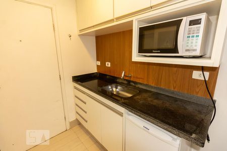 Cozinha de apartamento para alugar com 1 quarto, 25m² em Barra Funda, São Paulo