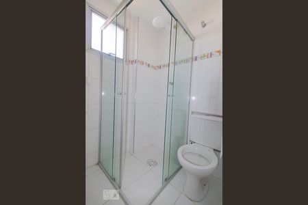 Banheiro de apartamento à venda com 2 quartos, 57m² em Vila Marina, São Paulo