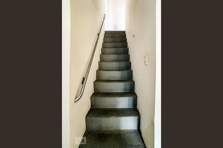 Escada de casa para alugar com 2 quartos, 78m² em Parque Continental I, Guarulhos