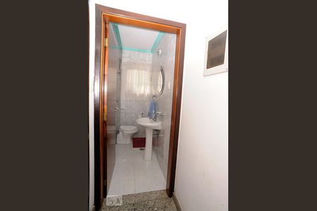 Casa para alugar com 400m², 4 quartos e 3 vagas Casa para alugar com 400m², 4 quartos e 3 vagasBanheiro