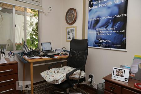 Apartamento à venda com 170m², 4 quartos e 2 vagasQuarto 4