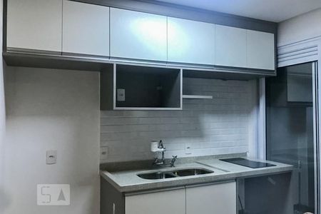 Cozinha de apartamento para alugar com 1 quarto, 50m² em Empresarial 18 do Forte, Barueri
