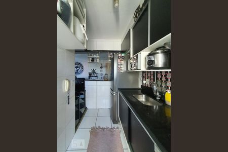 Cozinha de apartamento para alugar com 2 quartos, 49m² em São João Clímaco, São Paulo