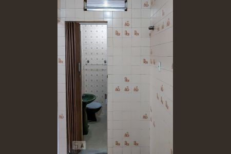 Banheiro de casa para alugar com 2 quartos, 55m² em Penha, Rio de Janeiro