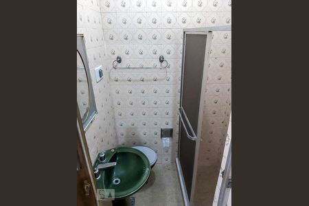 Banheiro de casa para alugar com 2 quartos, 55m² em Penha, Rio de Janeiro