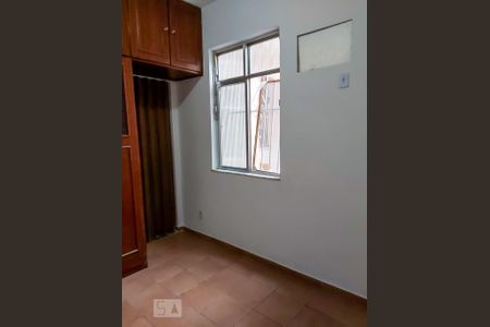 Quarto 1 de casa para alugar com 2 quartos, 55m² em Penha, Rio de Janeiro