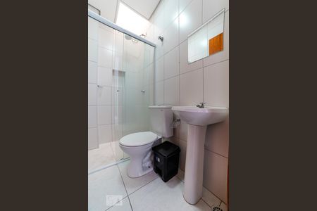 Banheiro de apartamento para alugar com 1 quarto, 27m² em Carandiru, São Paulo