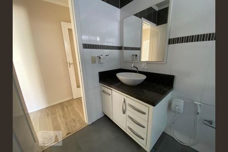 Apartamento à venda com 117m², 2 quartos e sem vagaBanheiro