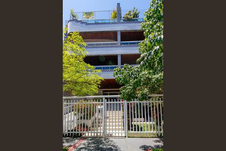 Apartamento para alugar com 300m², 5 quartos e 3 vagas Apartamento para alugar com 300m², 5 quartos e 3 vagasFachada