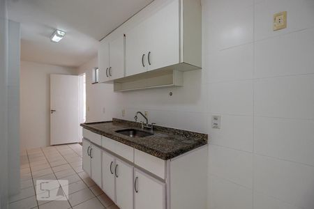Apartamento para alugar com 300m², 5 quartos e 3 vagas Apartamento para alugar com 300m², 5 quartos e 3 vagasCozinha
