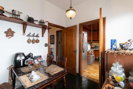 Casa à venda com 350m², 4 quartos e 4 vagasCopa