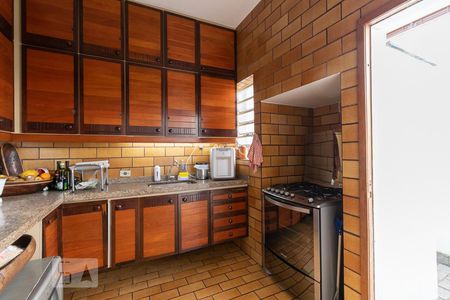 Casa à venda com 350m², 4 quartos e 4 vagasCozinha