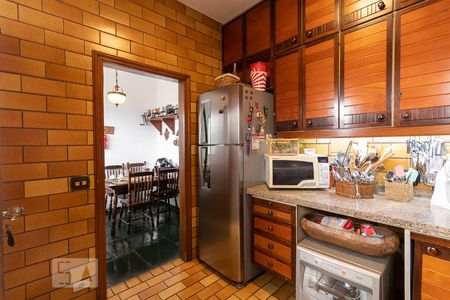 Casa à venda com 350m², 4 quartos e 4 vagasCozinha