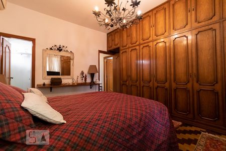 Casa à venda com 350m², 4 quartos e 4 vagasSuíte