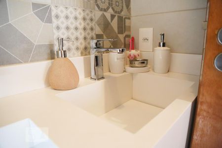 Banheiro da Suíte 1 de casa de condomínio à venda com 2 quartos, 135m² em Vila Fachini, São Paulo