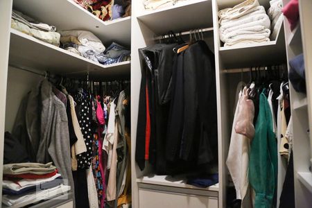 Casa de condomínio à venda com 135m², 2 quartos e 1 vagaCloset da suíte 2