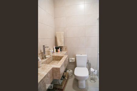 Casa de condomínio à venda com 135m², 2 quartos e 1 vagaBanheiro da Suíte 2