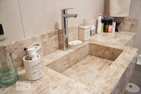 Casa de condomínio à venda com 135m², 2 quartos e 1 vagaBanheiro da Suíte 2