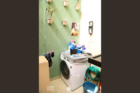 Casa de condomínio à venda com 135m², 2 quartos e 1 vagaQuintal