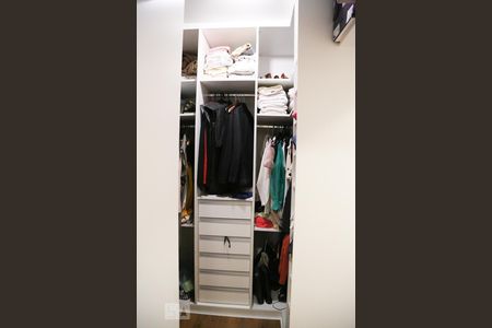 Casa de condomínio à venda com 135m², 2 quartos e 1 vagaCloset da suíte 2