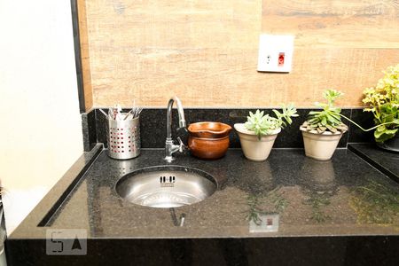 Casa de condomínio à venda com 135m², 2 quartos e 1 vagaQuintal