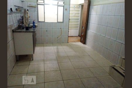 Cozinha de casa para alugar com 4 quartos, 110m² em Jardim Liderança, São Paulo