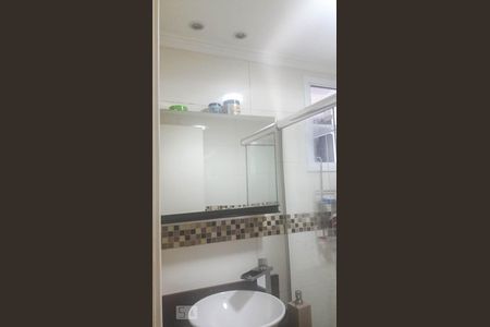 Banheiro  de apartamento à venda com 3 quartos, 180m² em Parque Independência, São Paulo