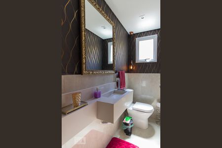 Casa à venda com 250m², 3 quartos e 6 vagasLavabo