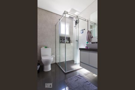 Casa à venda com 250m², 3 quartos e 6 vagasBanheiro da Suíte 1