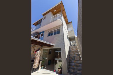 Casa à venda com 250m², 3 quartos e 6 vagasFachada