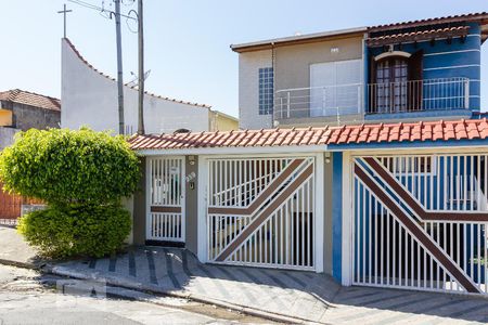 Casa à venda com 250m², 3 quartos e 6 vagasFachada
