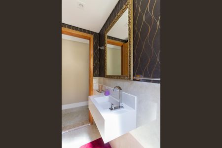 Casa à venda com 250m², 3 quartos e 6 vagasLavabo