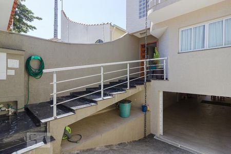 Casa à venda com 250m², 3 quartos e 6 vagasEscada