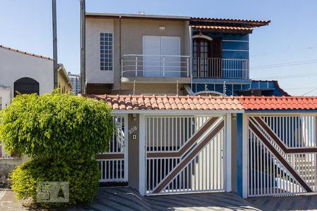 Casa à venda com 250m², 3 quartos e 6 vagasFachada