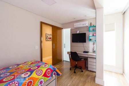 Casa à venda com 250m², 3 quartos e 6 vagasSuíte 2