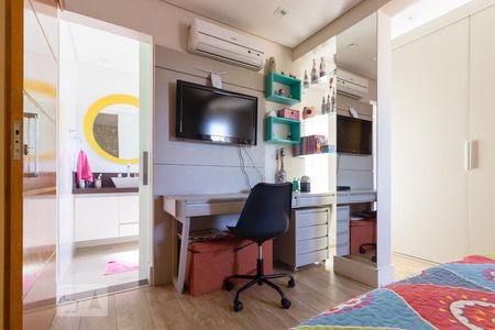 Casa à venda com 250m², 3 quartos e 6 vagasSuíte 2