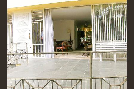 Casa à venda com 4 quartos, 378m² em Sumaré, São Paulo