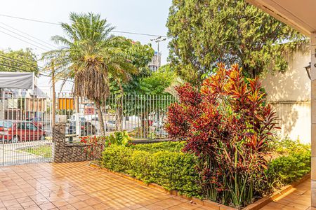 Casa à venda com 385m², 5 quartos e 6 vagasQuintal da Frente