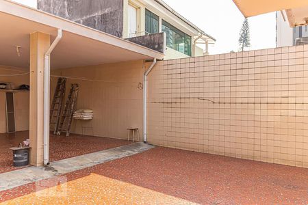 Casa à venda com 385m², 5 quartos e 6 vagasQuintal