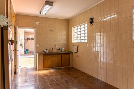 Casa à venda com 385m², 5 quartos e 6 vagasCozinha