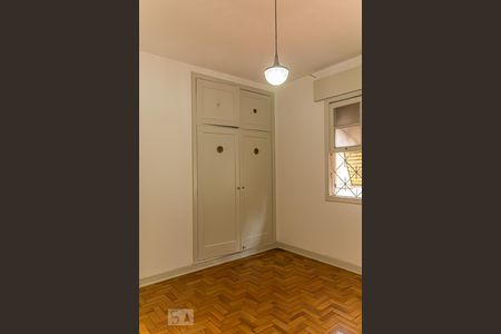 Casa à venda com 385m², 5 quartos e 6 vagasQuarto 2