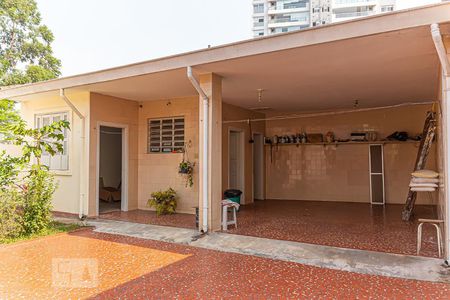 Casa à venda com 385m², 5 quartos e 6 vagasQuintal