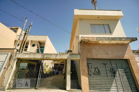 Casa à venda com 400m², 2 quartos e 1 vaga Casa à venda com 400m², 2 quartos e 1 vagaFachada