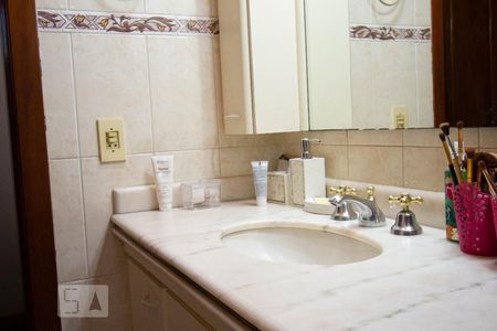 Casa para alugar com 186m², 4 quartos e 4 vagasBanheiro da Suíte 1