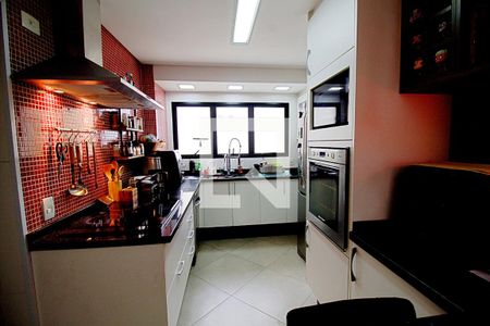 Apartamento à venda com 166m², 3 quartos e 3 vagasCozinha 
